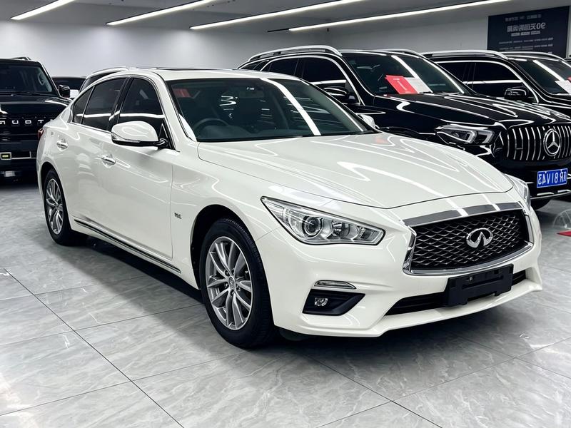 Infiniti Q50L - фото 2