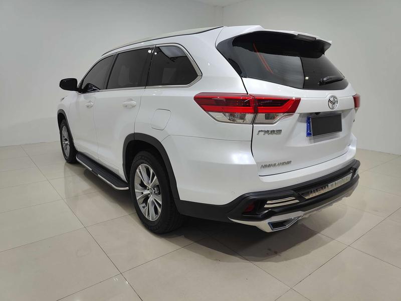 Toyota Highlander - фото 3