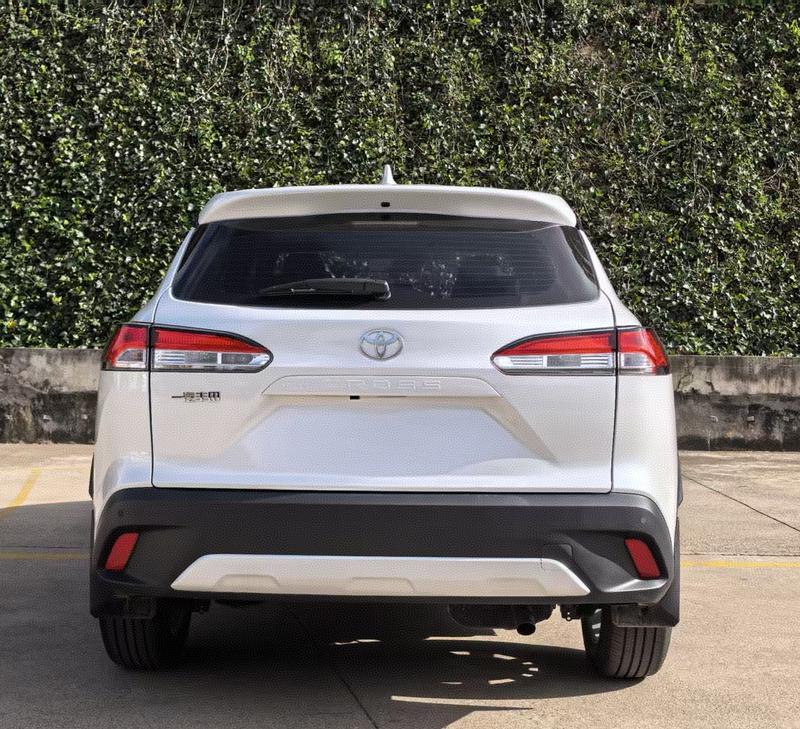 Toyota Corolla Cross - фото 4