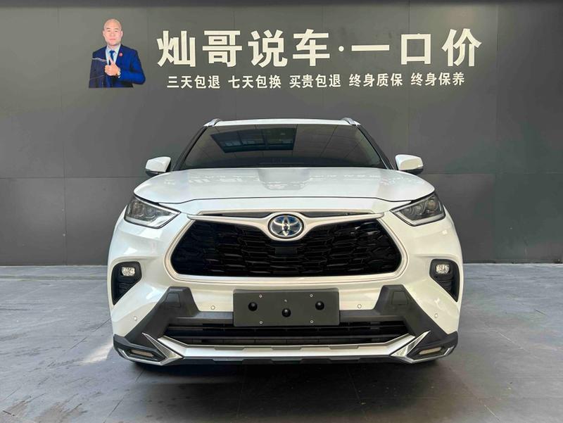 Toyota Highlander - фото 1