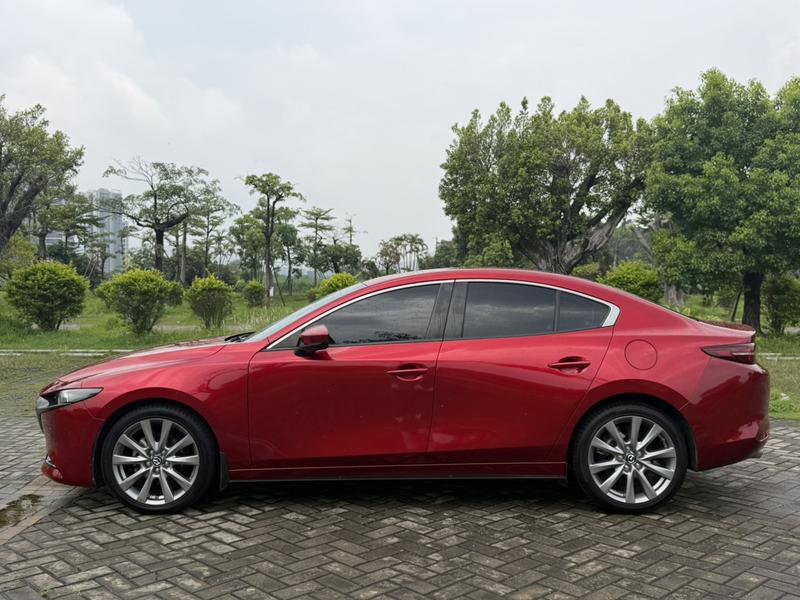Mazda 3 - фото 3