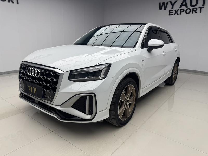 Audi Q2L - фото 0