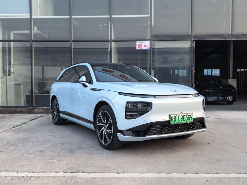 XPeng G9 - фото 2