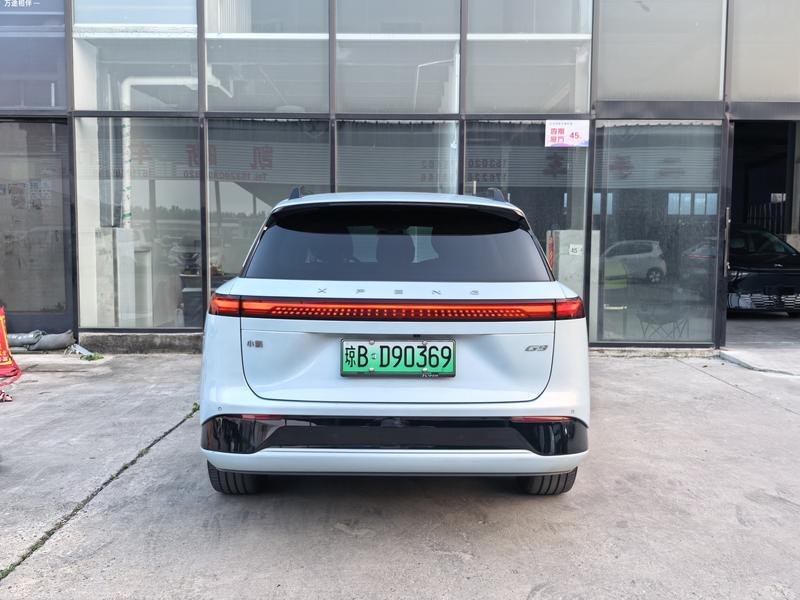 XPeng G9 - фото 4