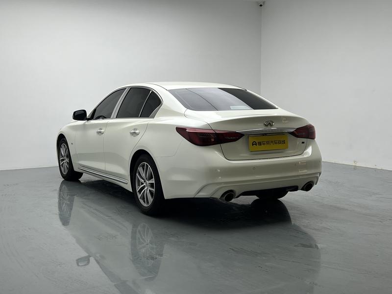 Infiniti Q50L - фото 4