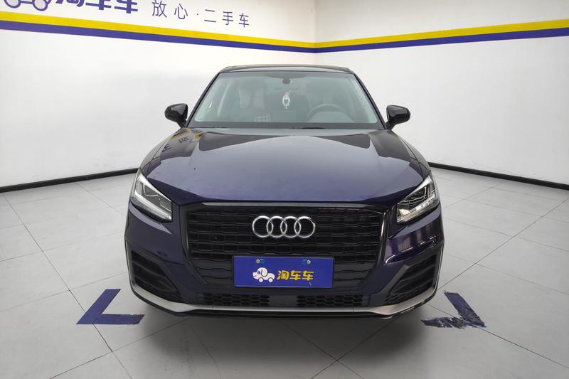 Audi Q2L - фото 1