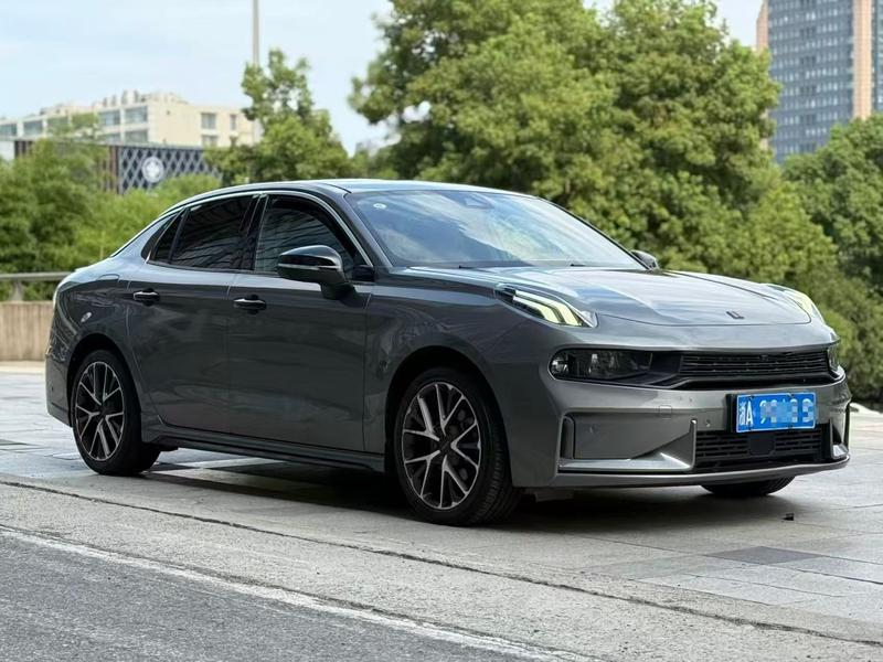 Lynk & Co 03 - фото 1