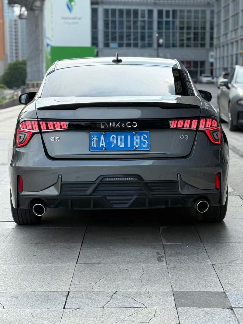 Lynk & Co 03 - фото 2