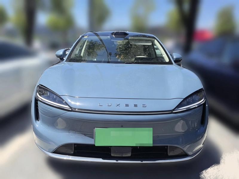 Luxeed R7 - фото 1