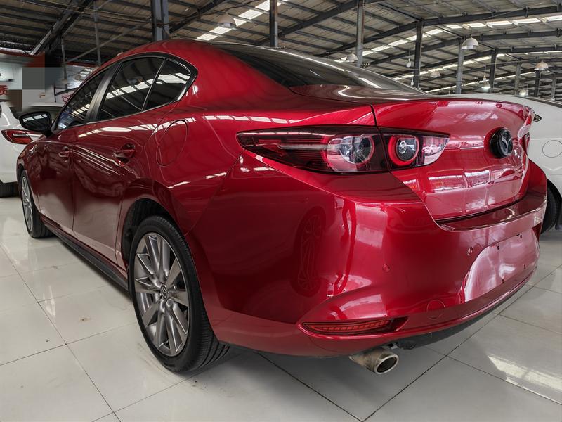 Mazda 3 - фото 3