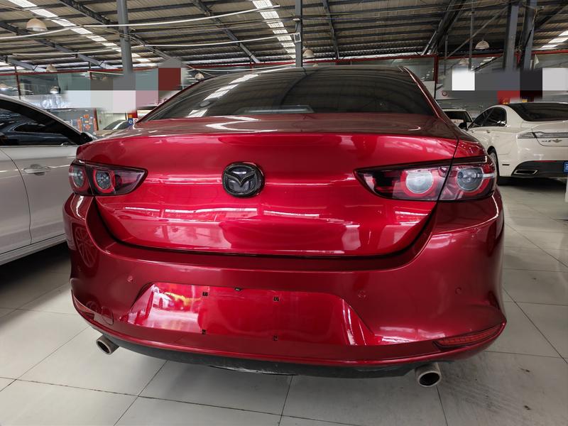 Mazda 3 - фото 4