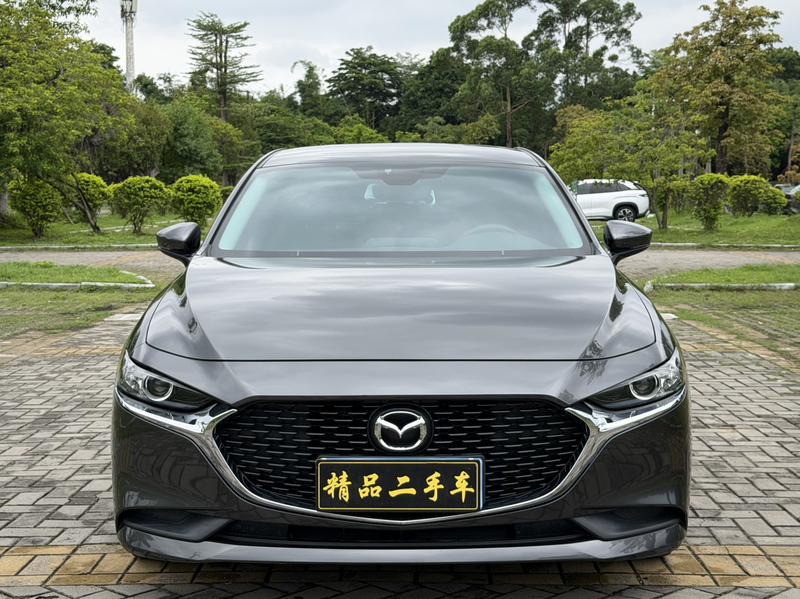 Mazda 3 - фото 1