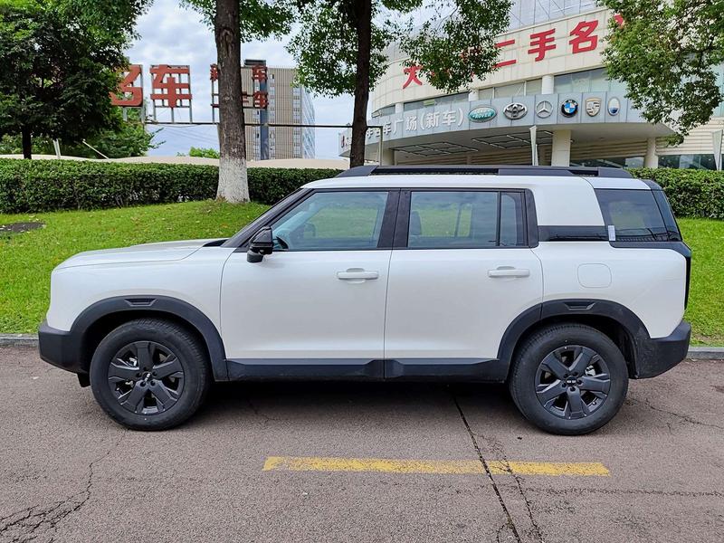 BAIC OFF-ROAD BJ30 - фото 2