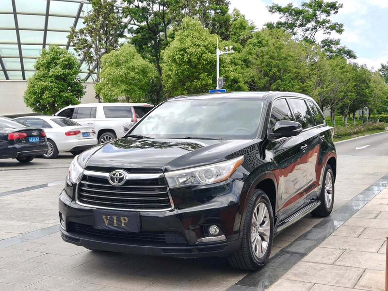 Toyota Highlander - фото 0