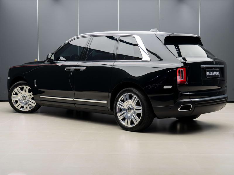 Rolls-Royce Cullinan - фото 2