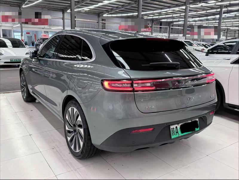 AITO M5 - фото 3
