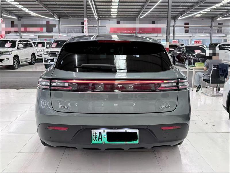 AITO M5 - фото 4