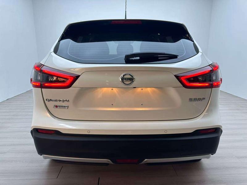 Nissan Qashqai - фото 4