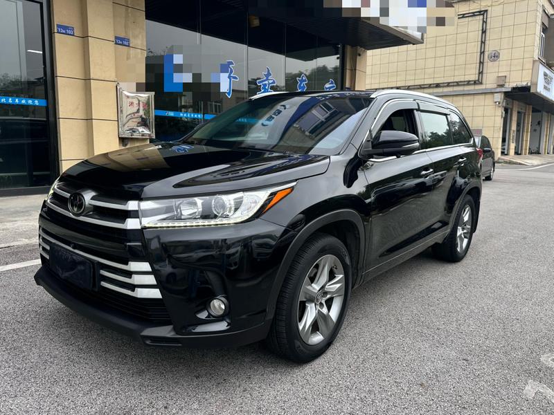 Toyota Highlander - фото 0