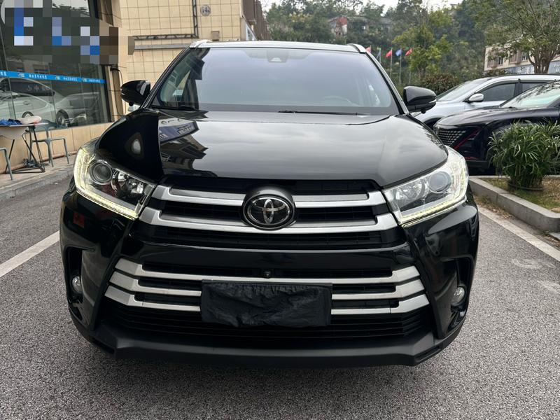 Toyota Highlander - фото 1