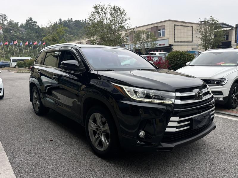 Toyota Highlander - фото 2
