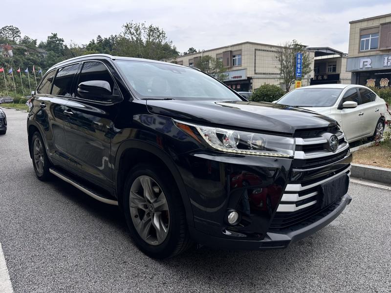 Toyota Highlander - фото 2