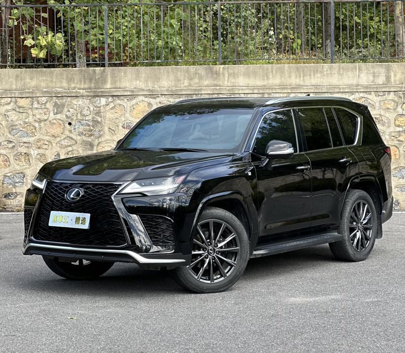 Lexus LX - фото 0