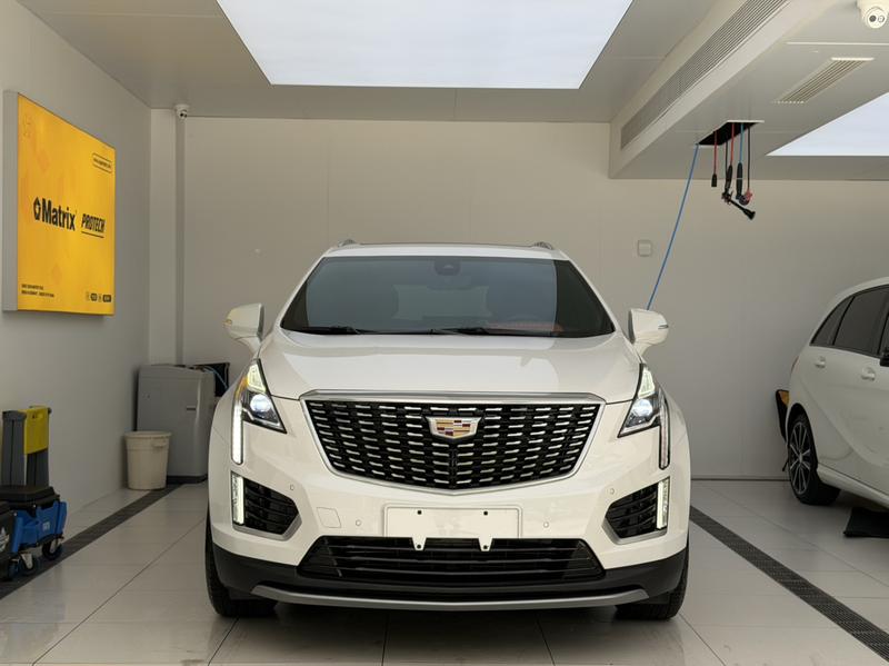 Cadillac XT5 - фото 1