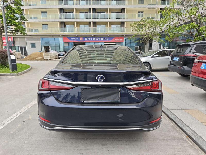 Lexus ES - фото 3