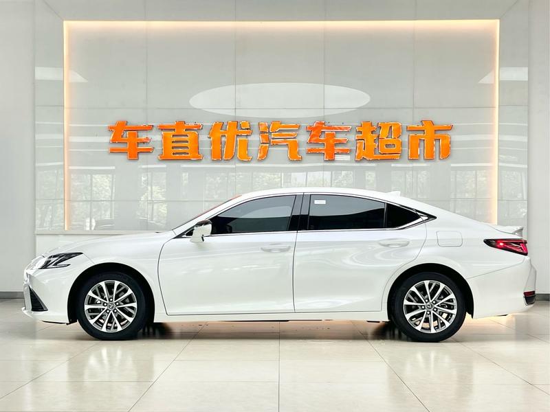 Lexus ES - фото 2