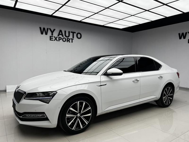 Skoda Superb - фото 0