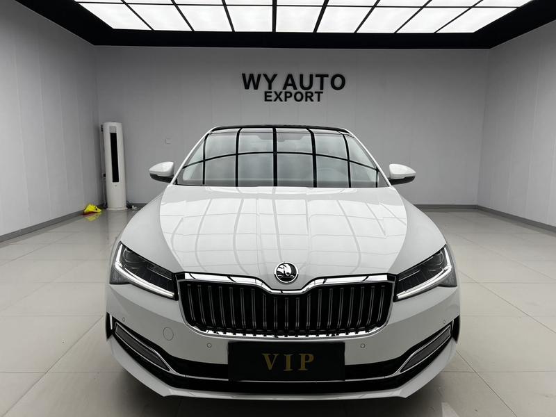 Skoda Superb - фото 1
