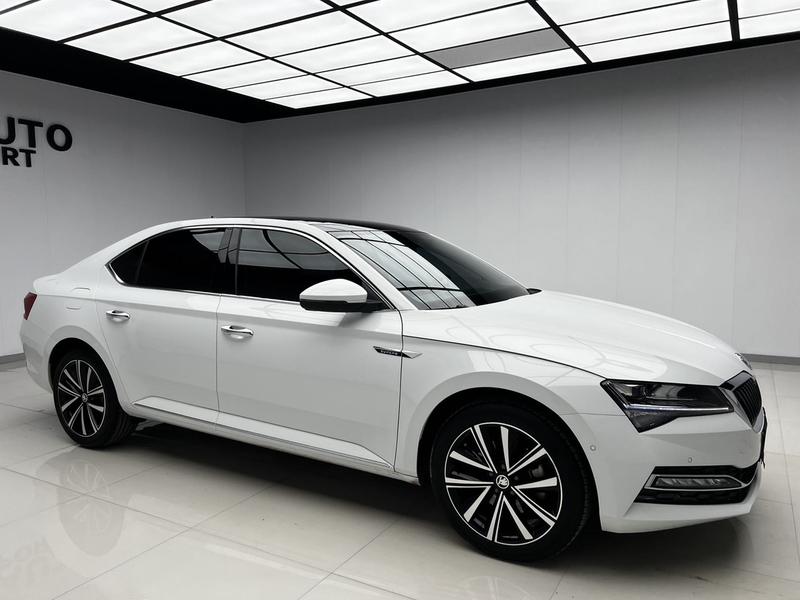 Skoda Superb - фото 2