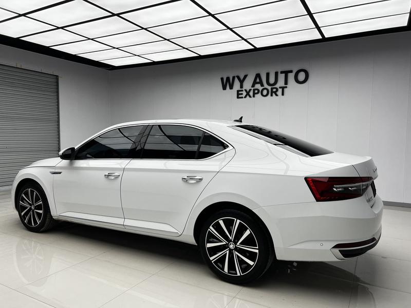 Skoda Superb - фото 3