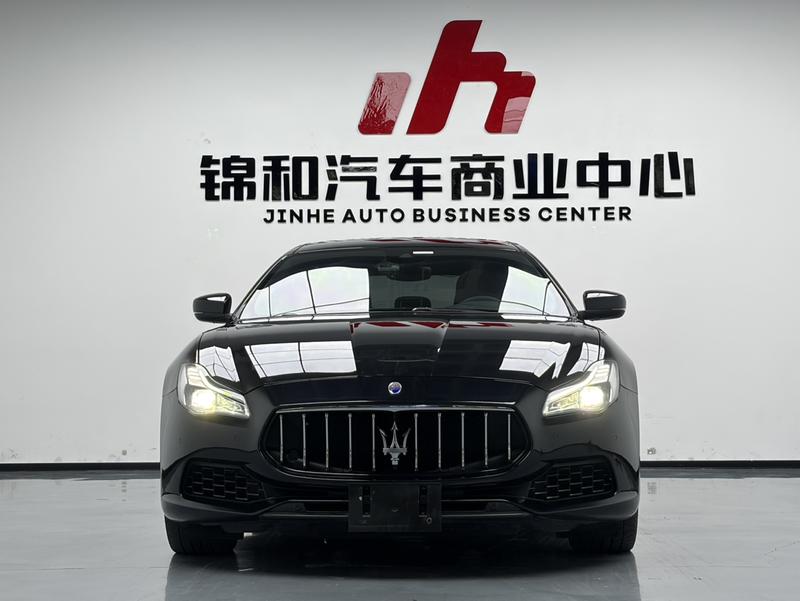 Maserati Quattroporte - фото 1