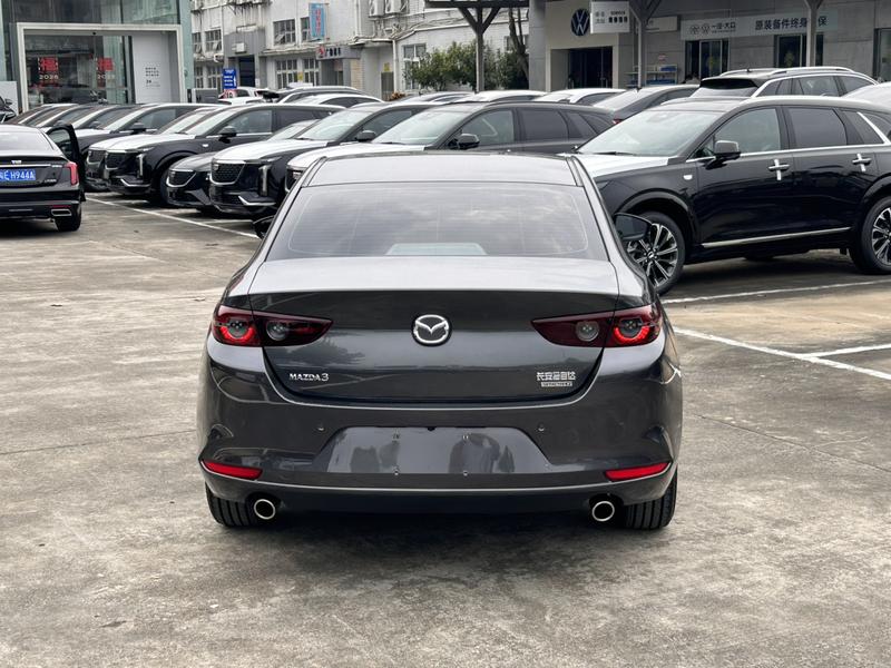 Mazda 3 - фото 4