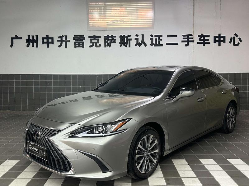 Lexus ES - фото 0