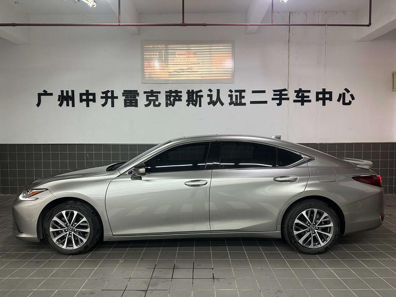 Lexus ES - фото 2