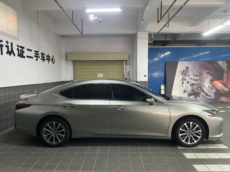 Lexus ES - фото 4