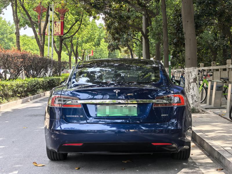 Tesla Model S - фото 3