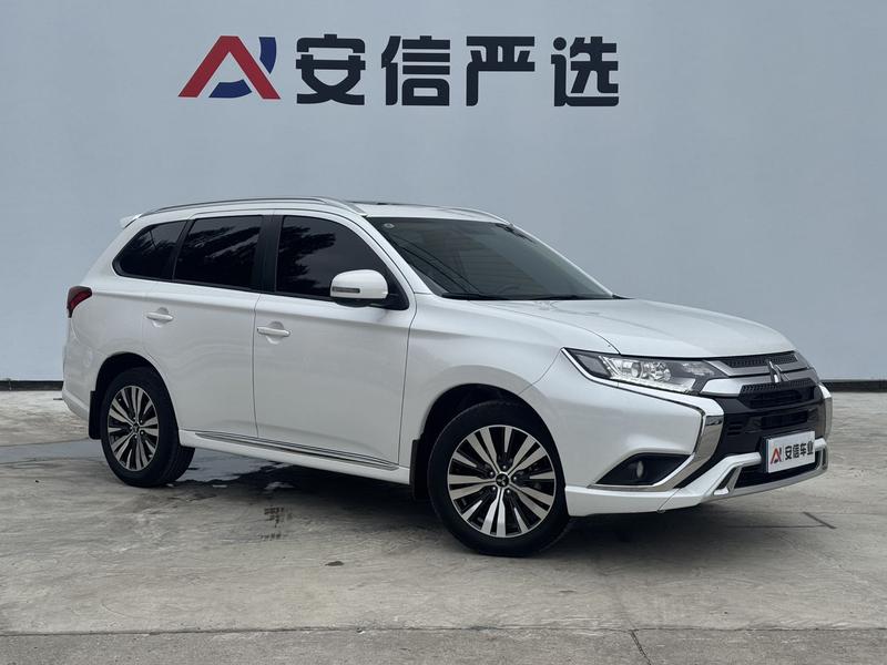 Mitsubishi Outlander - фото 2