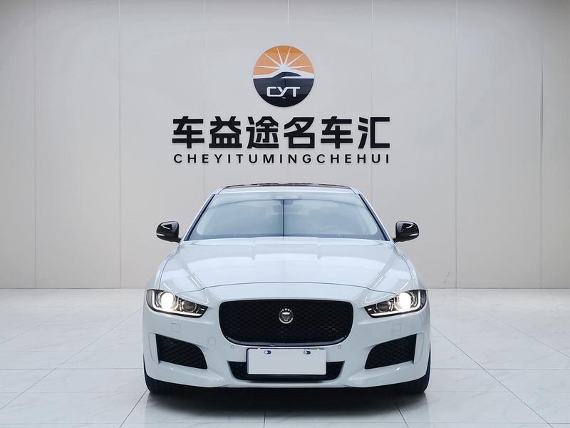 Jaguar XE - фото 1