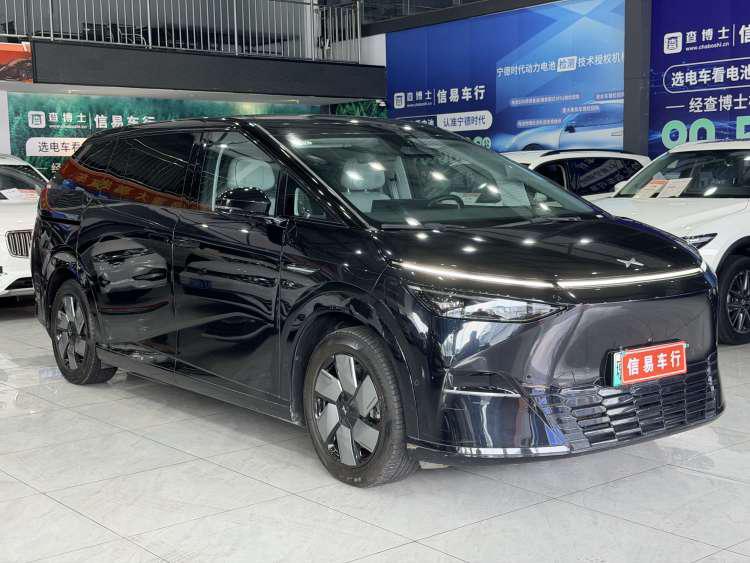 XPeng X9 - фото 2