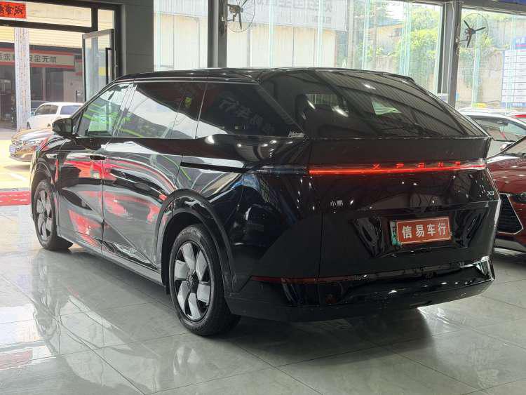 XPeng X9 - фото 3