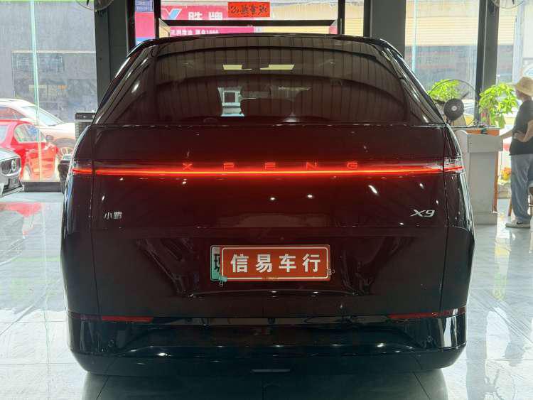 XPeng X9 - фото 4