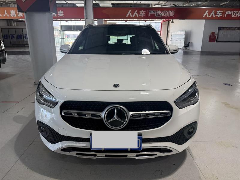 Mercedes-Benz GLA - фото 1