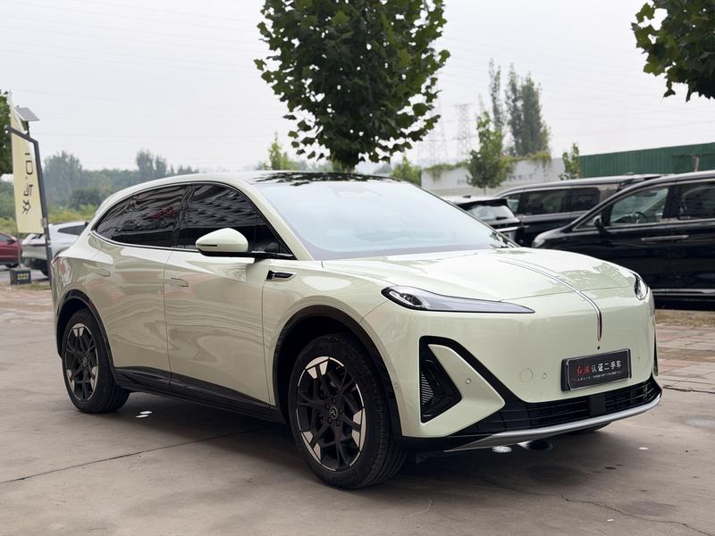 Hongqi 06 - фото 2