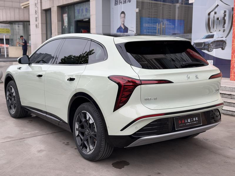 Hongqi 06 - фото 4
