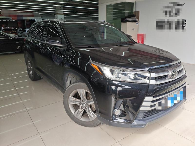 Toyota Highlander - фото 1