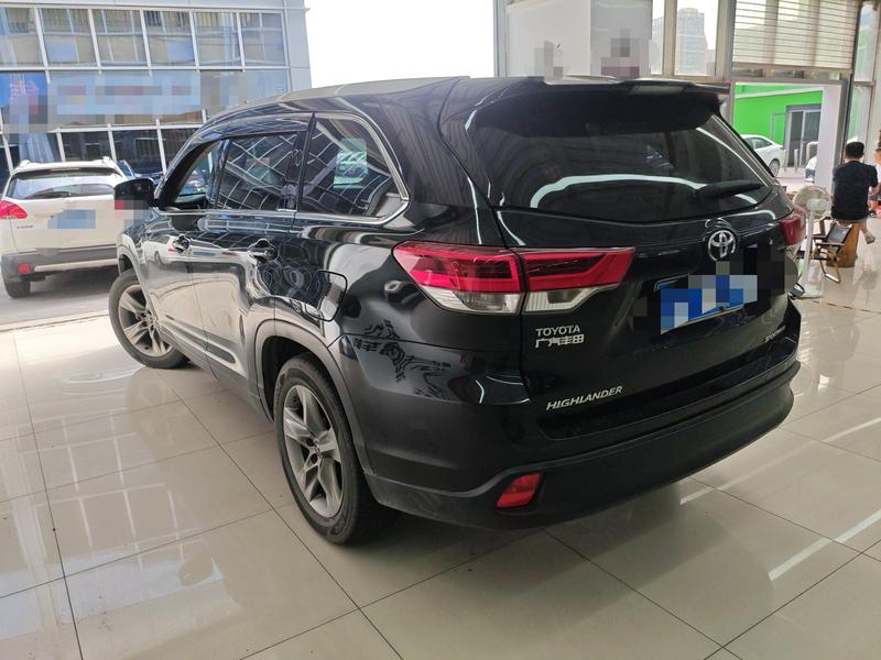 Toyota Highlander - фото 2